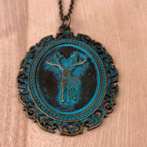 Reindeer pendant necklace from Toronto local artist, 30”, come with a box - Picture 2 of 9